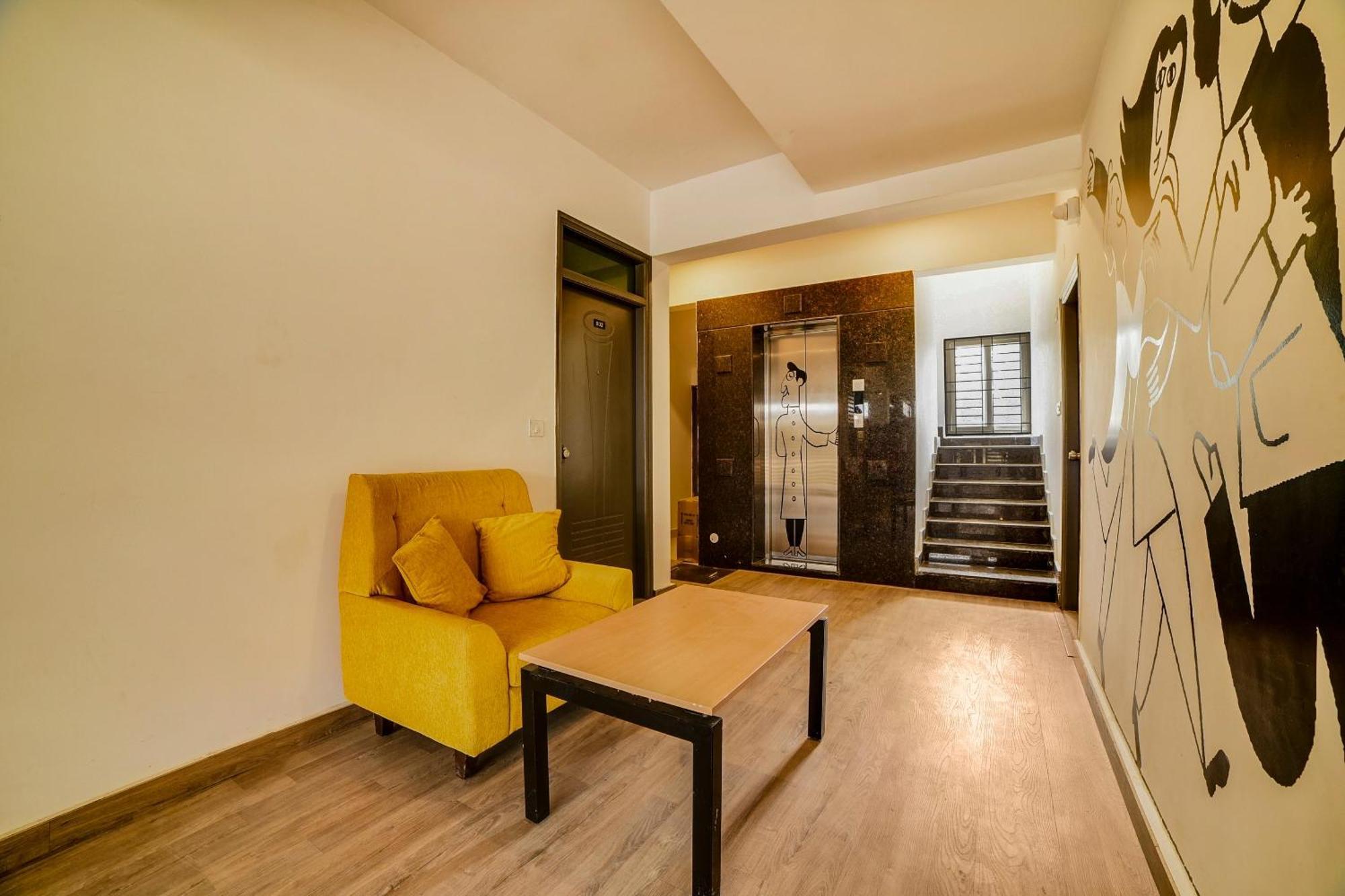 Townhouse Sarvar Hospitality Near Ascendas Park Square Mall Бангалор Екстериор снимка