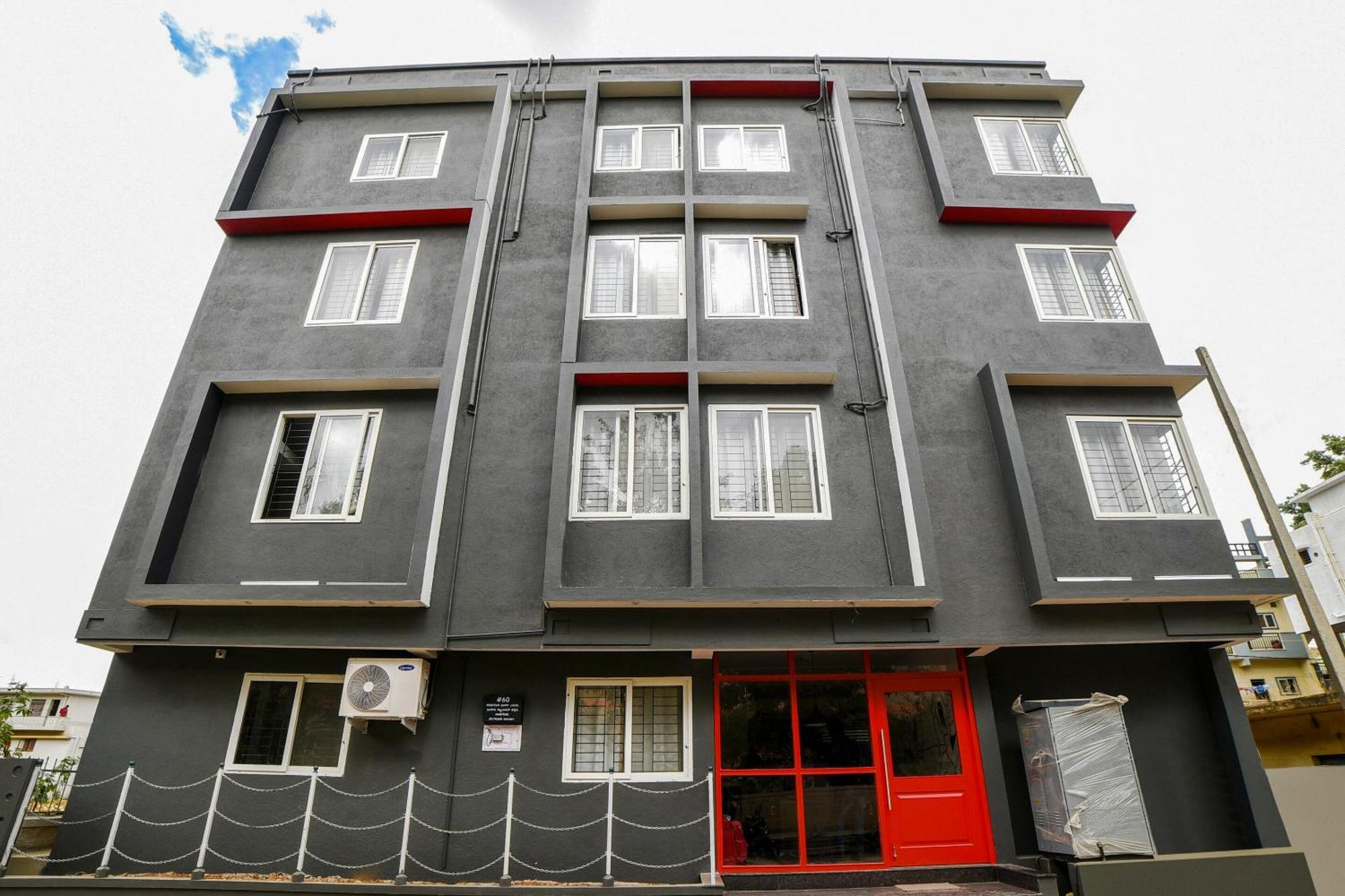 Townhouse Sarvar Hospitality Near Ascendas Park Square Mall Бангалор Екстериор снимка