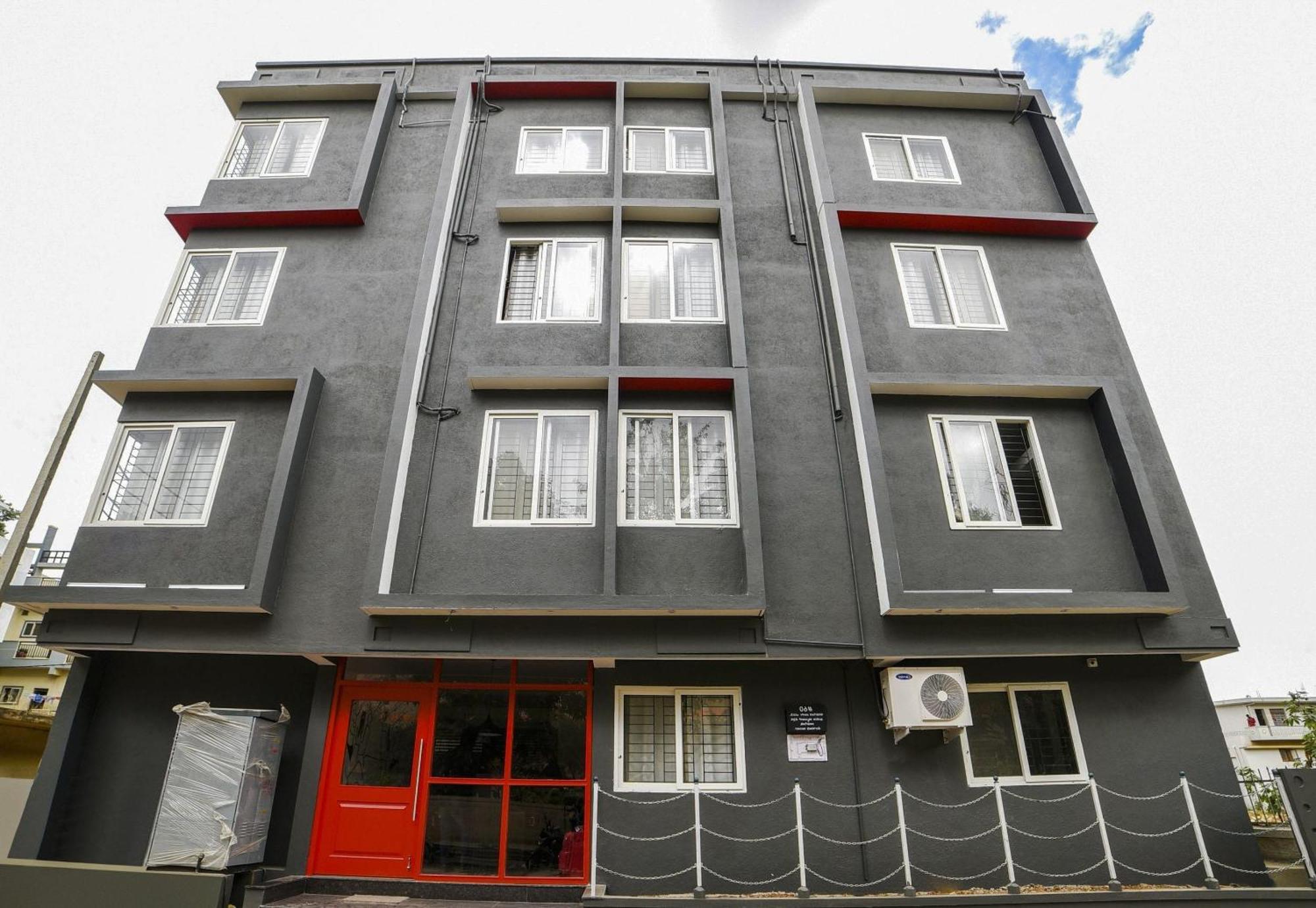 Townhouse Sarvar Hospitality Near Ascendas Park Square Mall Бангалор Екстериор снимка