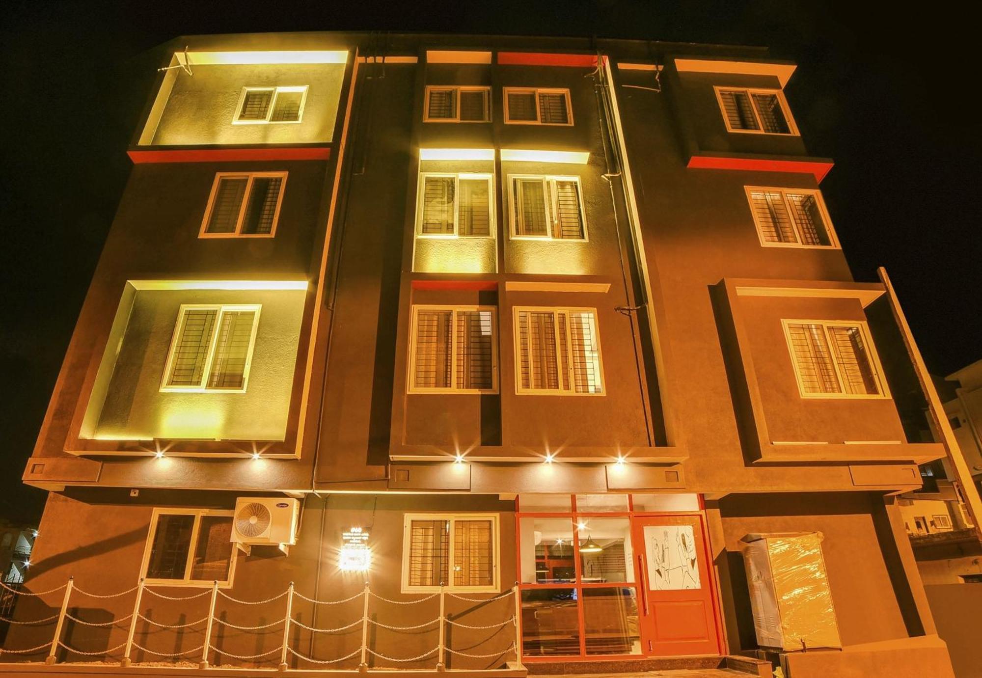 Townhouse Sarvar Hospitality Near Ascendas Park Square Mall Бангалор Екстериор снимка