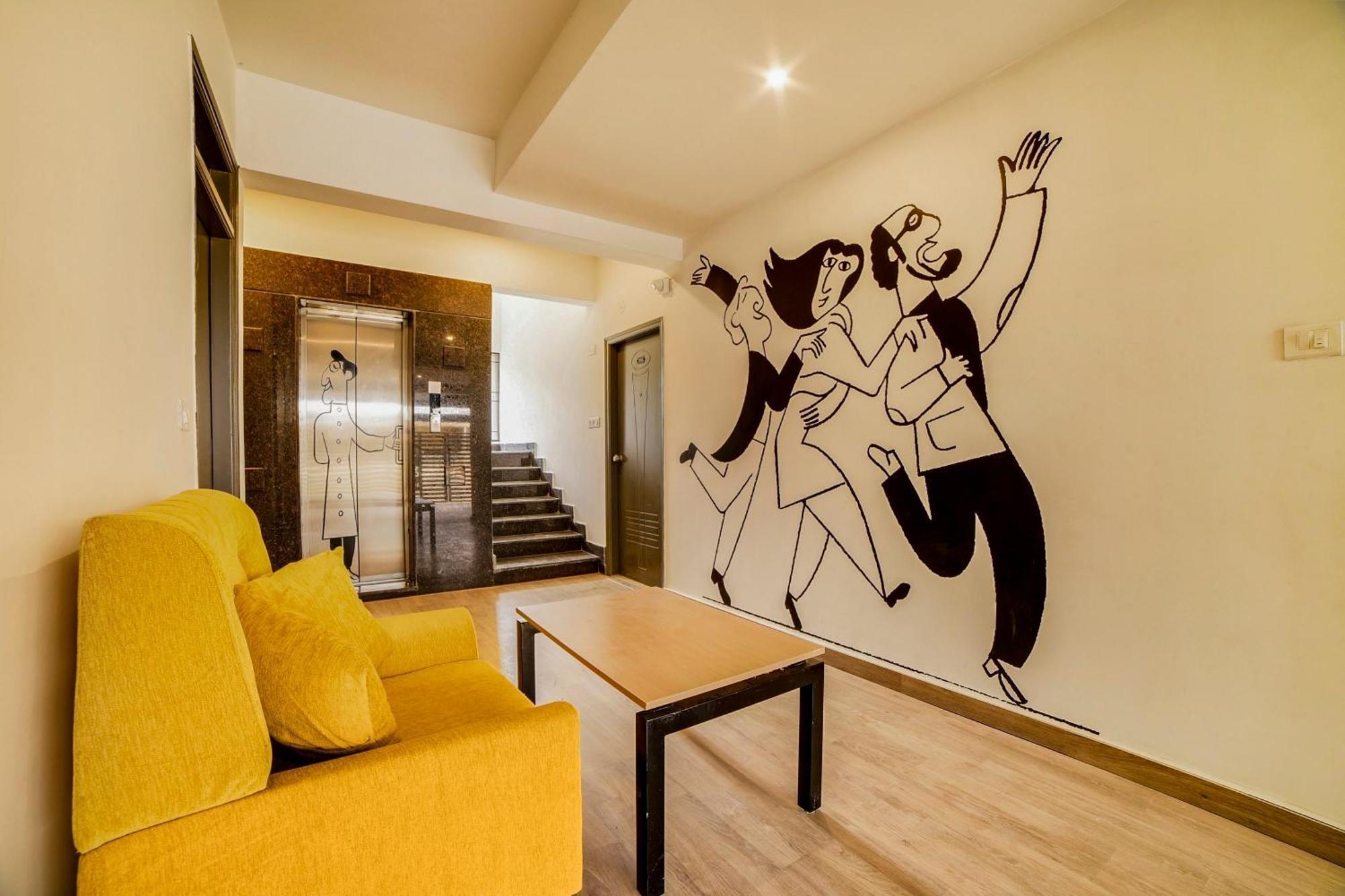 Townhouse Sarvar Hospitality Near Ascendas Park Square Mall Бангалор Екстериор снимка